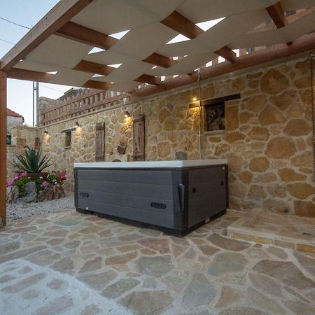Pamelas House With Jacuzzi Kíssamos Dış mekan fotoğraf
