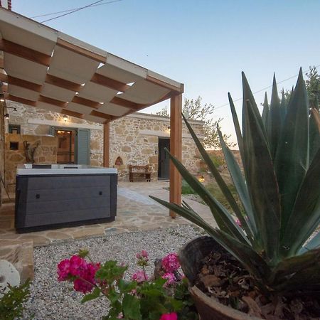 Pamelas House With Jacuzzi Kíssamos Dış mekan fotoğraf