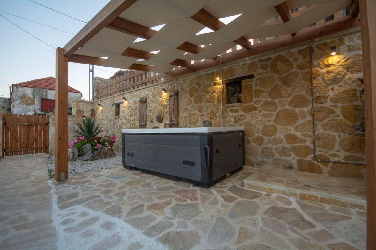 Pamelas House With Jacuzzi Kíssamos Dış mekan fotoğraf