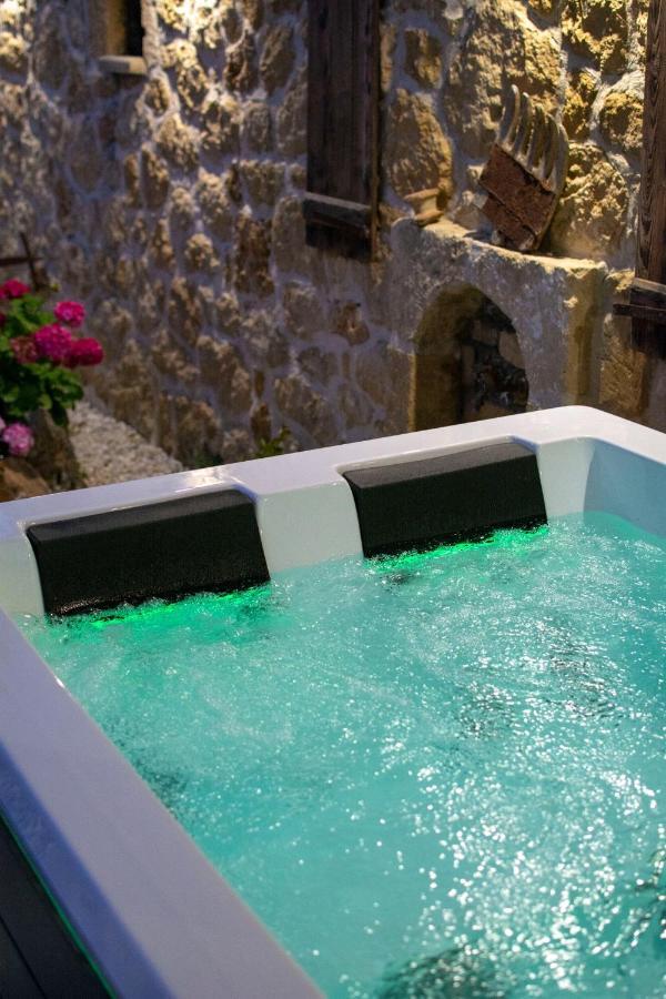 Pamelas House With Jacuzzi Kíssamos Dış mekan fotoğraf