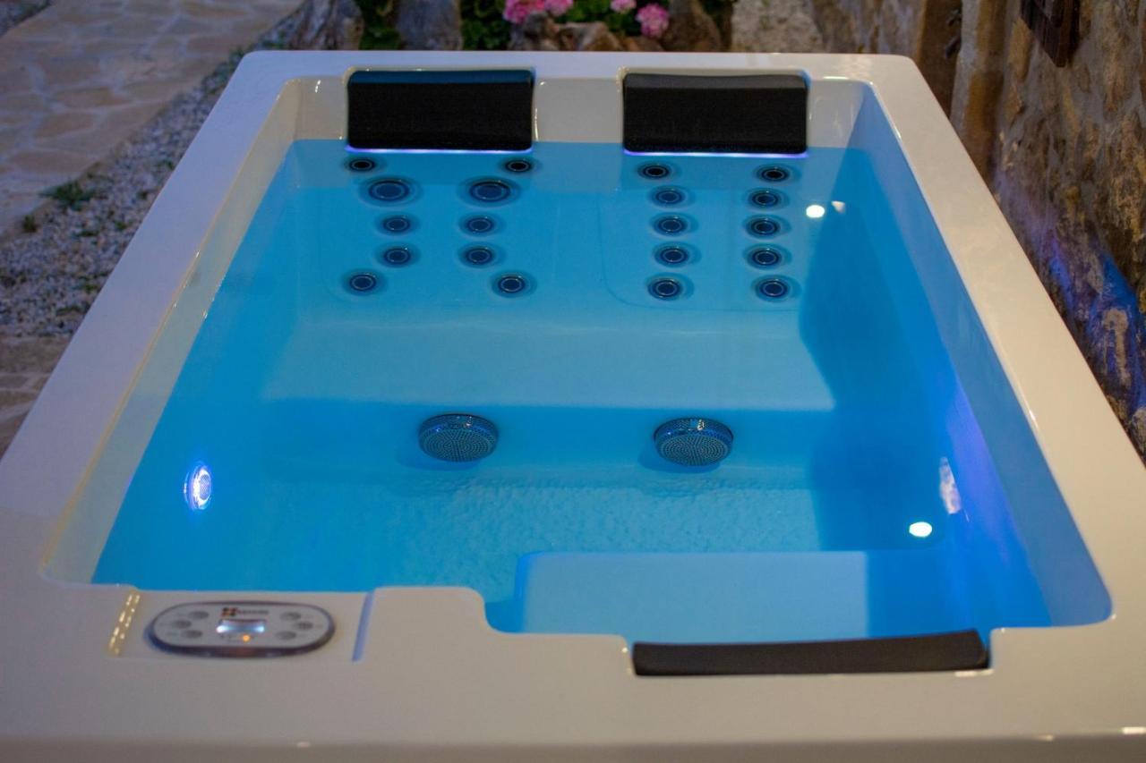 Pamelas House With Jacuzzi Kíssamos Dış mekan fotoğraf